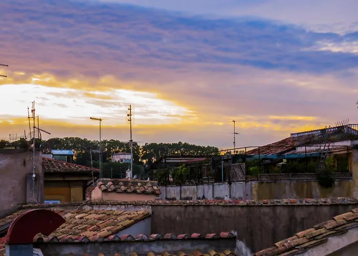 Mattia's Penthouse - View Over Trastevere Roofs *