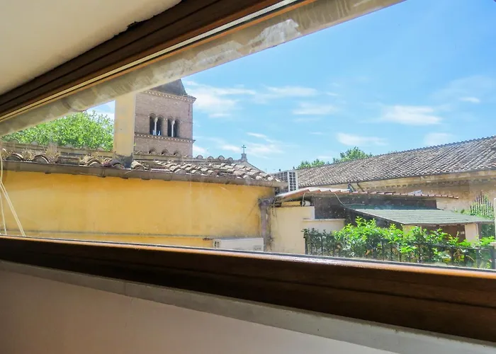 Апартаменты Mattia's Penthouse - View Over Trastevere Roofs