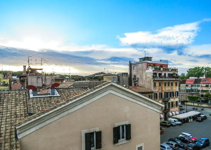 Апартаменты Mattia's Penthouse - View Over Trastevere Roofs Рим