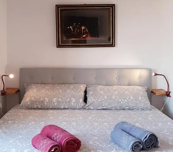 Апартаменты Mattia's Penthouse - View Over Trastevere Roofs *