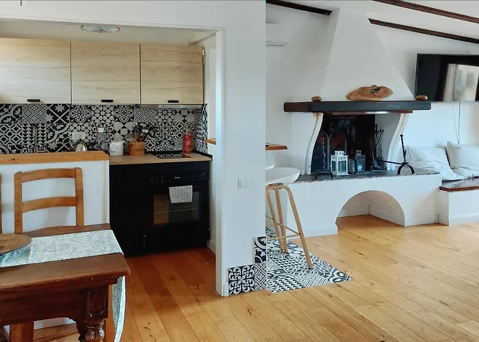 Апартаменты Mattia's Penthouse - View Over Trastevere Roofs *